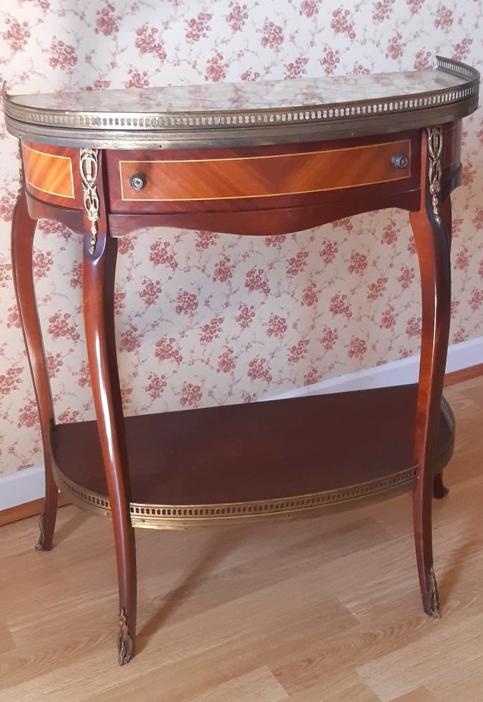 Petite table gu�ridon style Louis XV 250 Thionville (57)