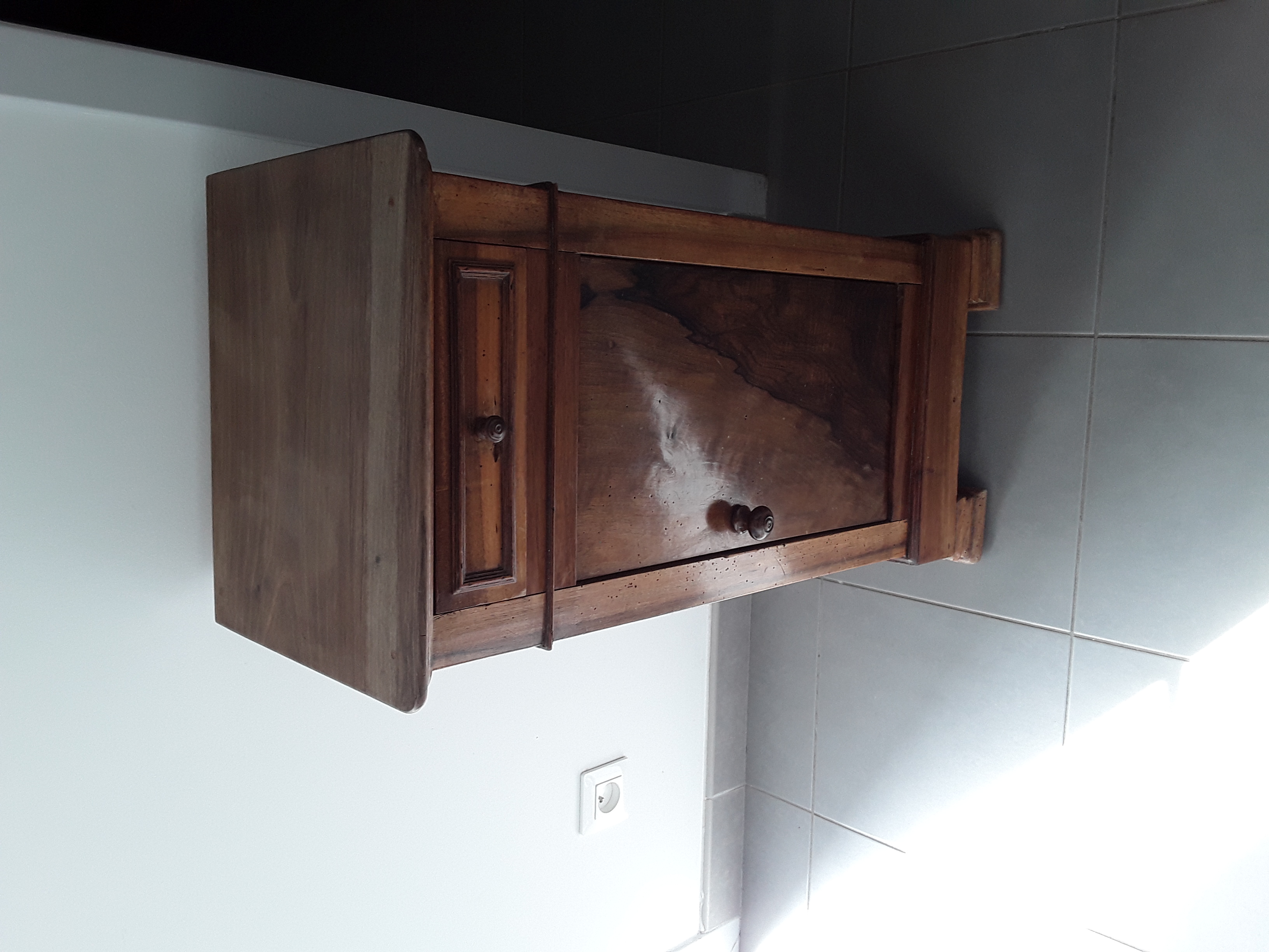 Petite table de nuit en bois 30 La Rochelle (17)