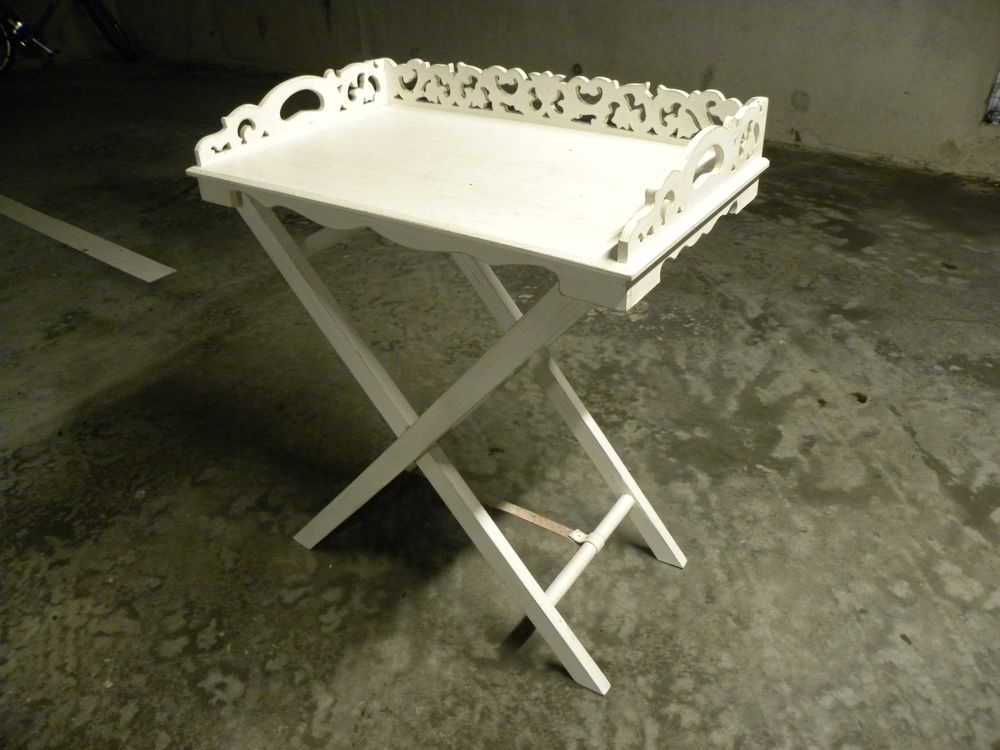 Petite table; plateau sur tr�teaux 10 Anglet (64)