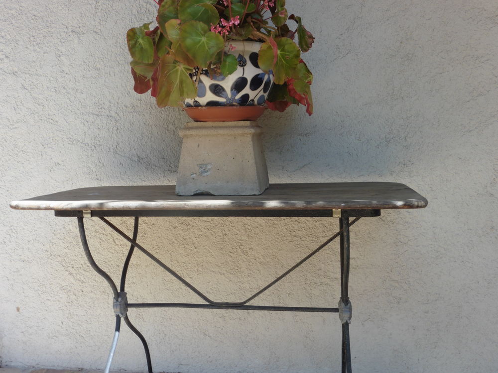 Petite table r�tro 0 Saint-Rapha�l (83)