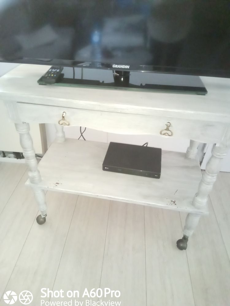 Petite table 10 Nyons (26)