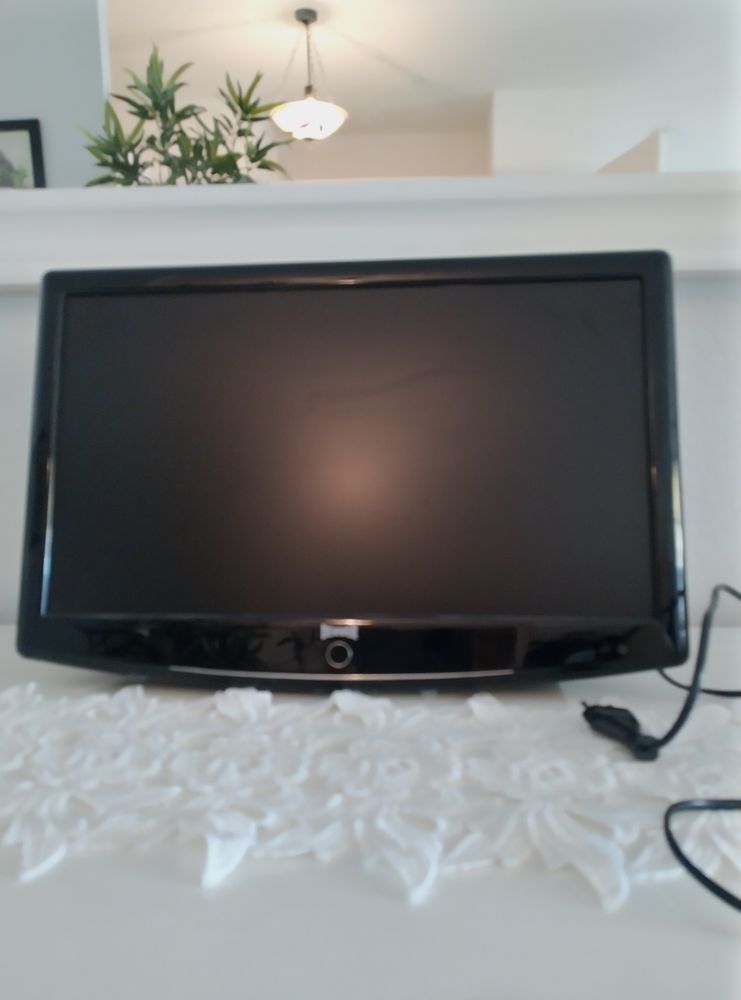 une petite t�l� de 60 cm 0 La Seyne-sur-Mer (83)