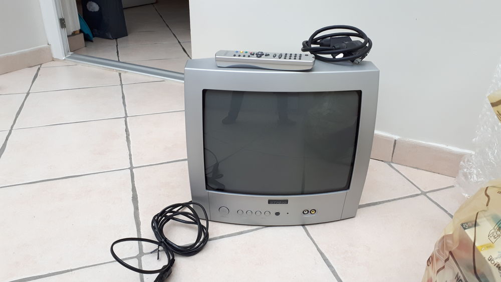 petite t�l�vision 30 La Charit�-sur-Loire (58)