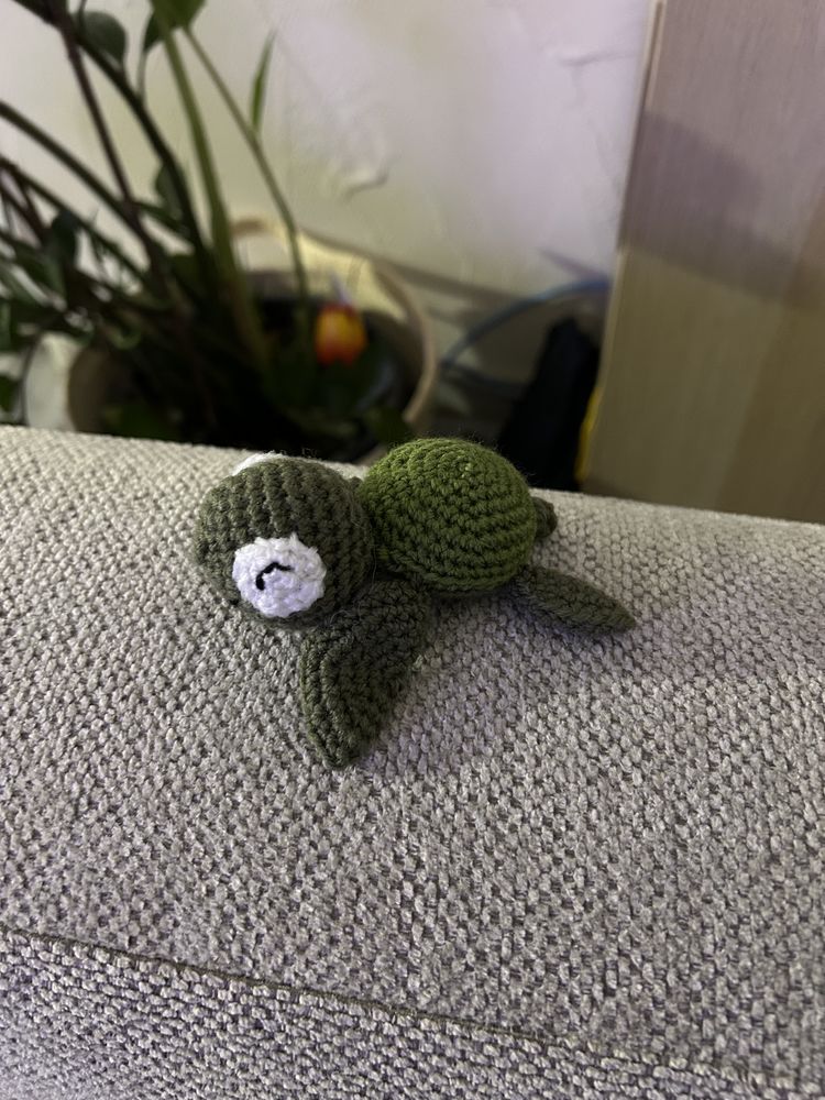 Petite tortue crochet neuve 2 Roche-la-Moli�re (42)