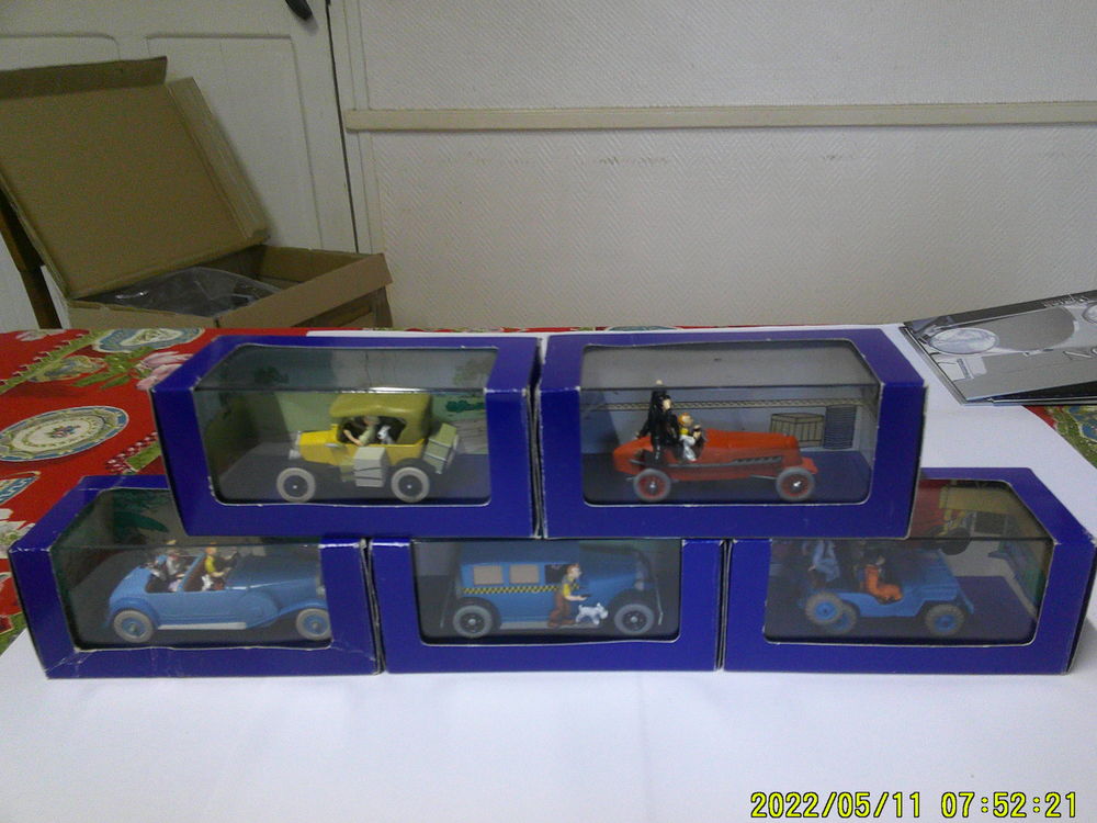 lot de  ( 5 ) Petite  Voitures   en  Voiture  TINTIN   50 Nontron (24)