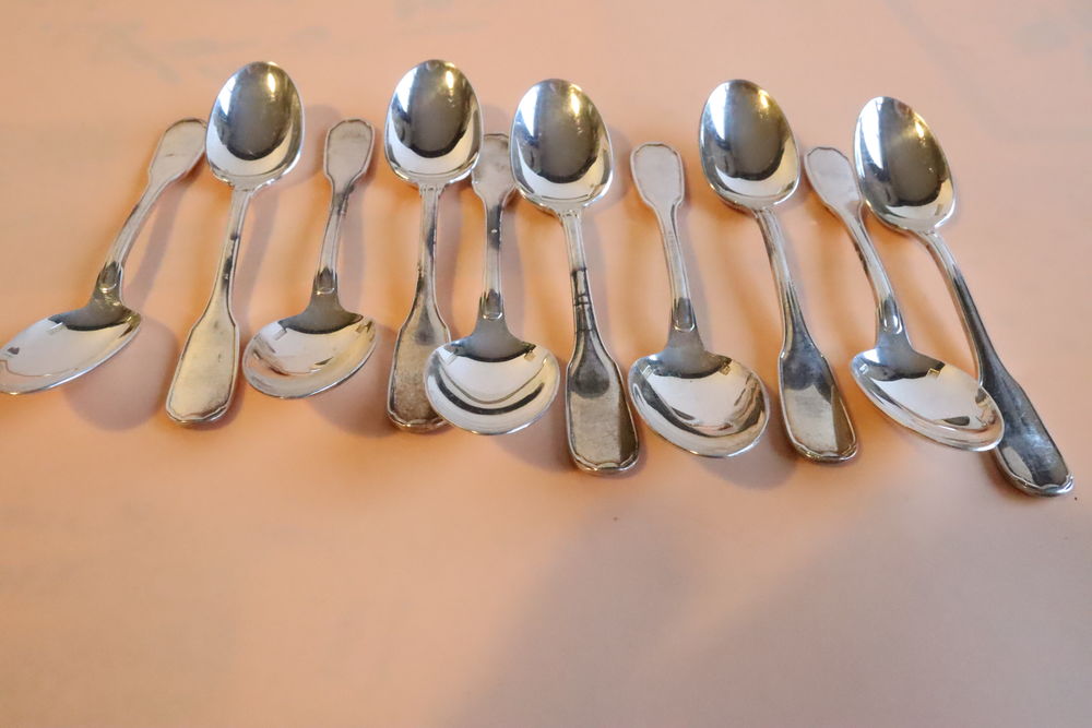 Lot de 11 Petites cuill�res argent
120 Li�vin (62)