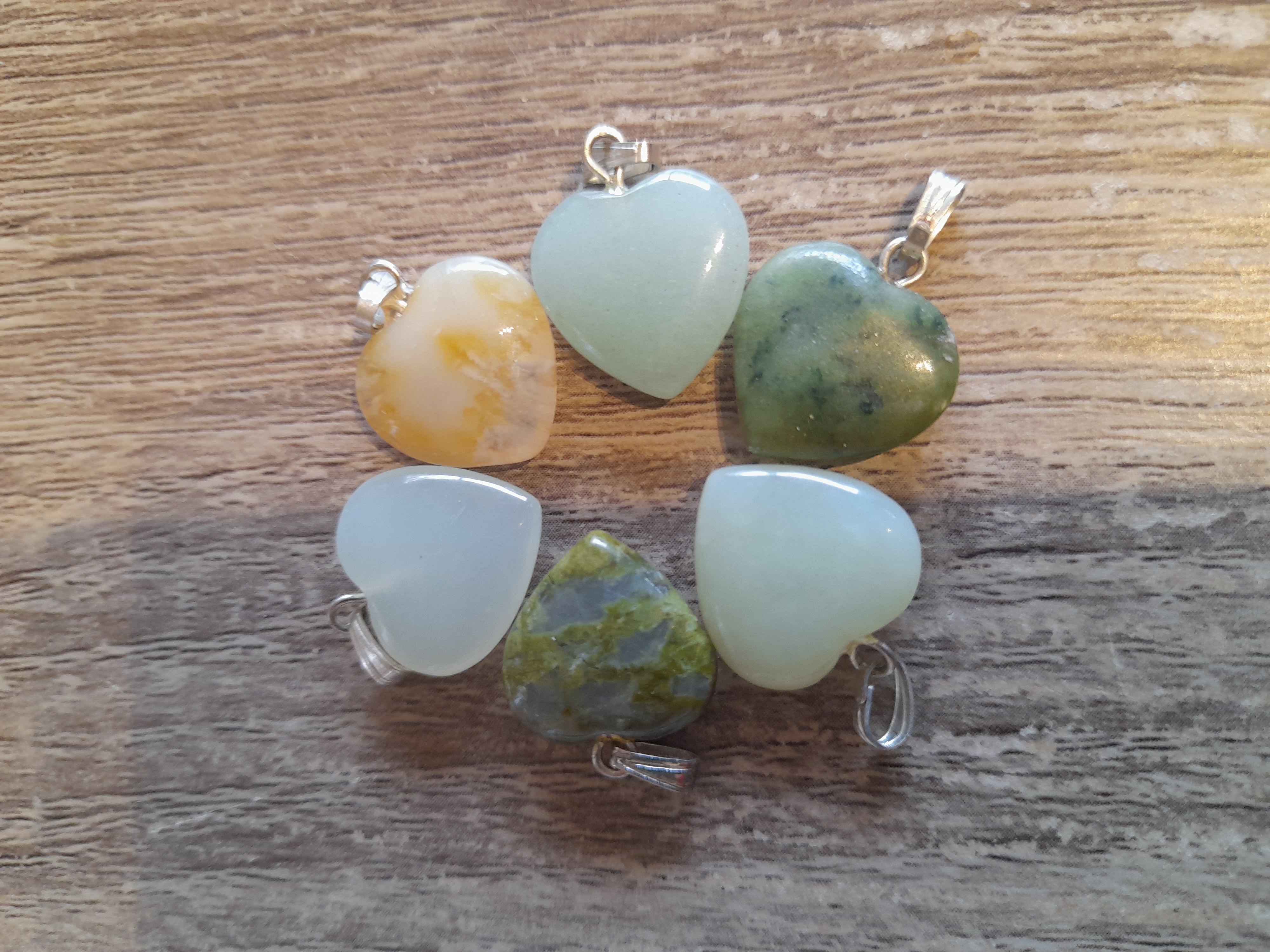 Petits coeurs en pierre v�ritable (28b) 3 Tours (37)