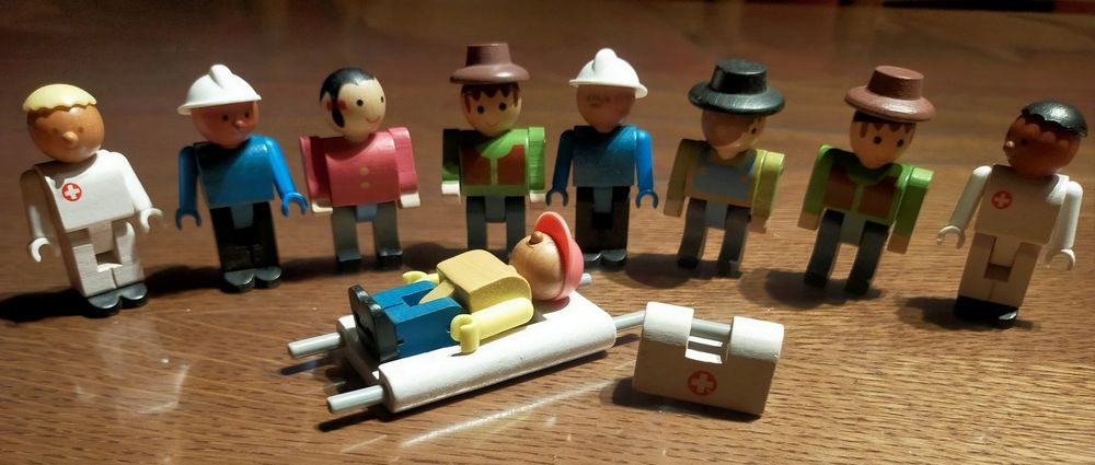 lot de petits personnages en BOIS
8 Mirecourt (88)