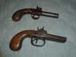 2 petits pistolets 50 Vouillé (79)