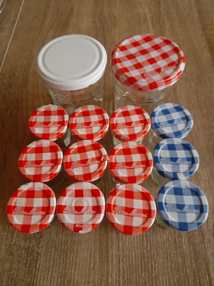 Petits pots  Bonne Maman  + 2 grands pots 7 Tours (37)