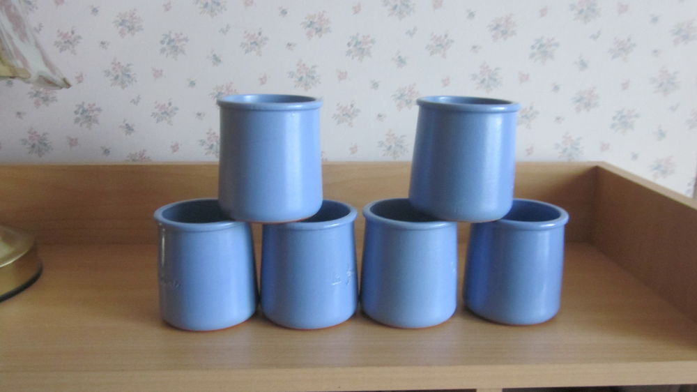 petits pots en gr�s bleu 0 Soucelles (49)