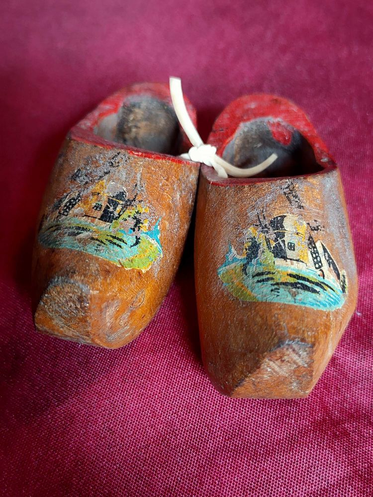 Petits sabots avec moulins �  vent longueur 9 cm ( n�5) 8 Avermes (03)