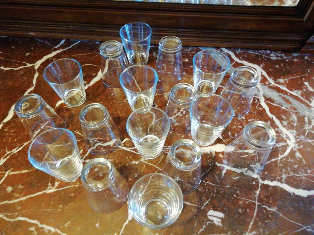 lot de petits verres 20 Poitiers (86)