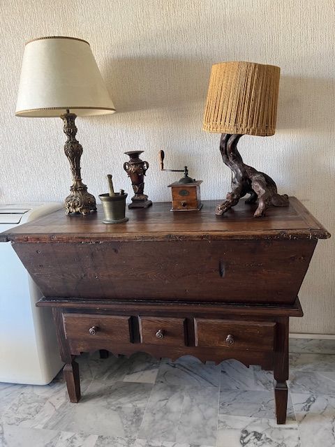 P�trin avec pieds et tiroirs 90 Nice (06)