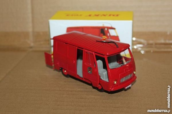 Dinky Toys 570P Peugeot J7 Pompiers - 1/43 - France - État Proche Du Neuf