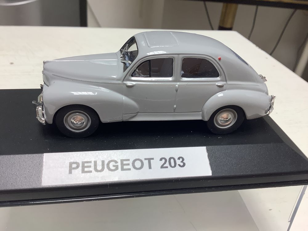 PEUGEOT 203 voiture miniature 