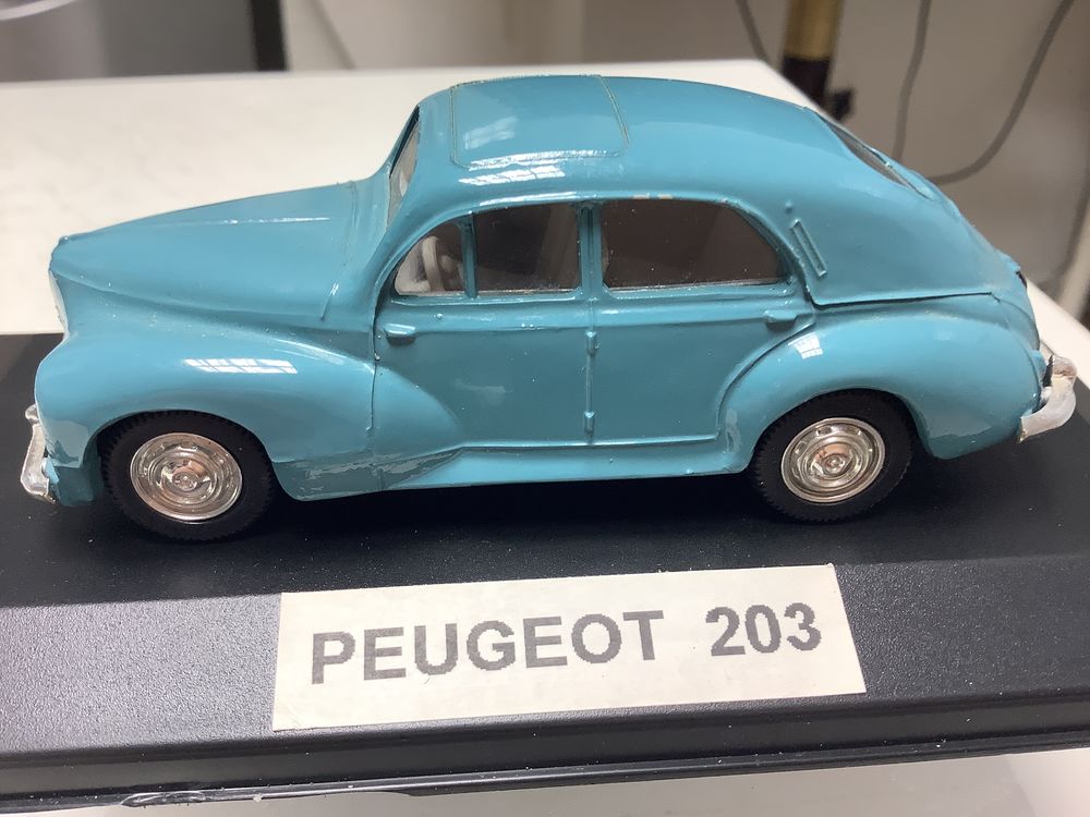 PEUGEOT 203 voiture miniature 10 Alès (30)