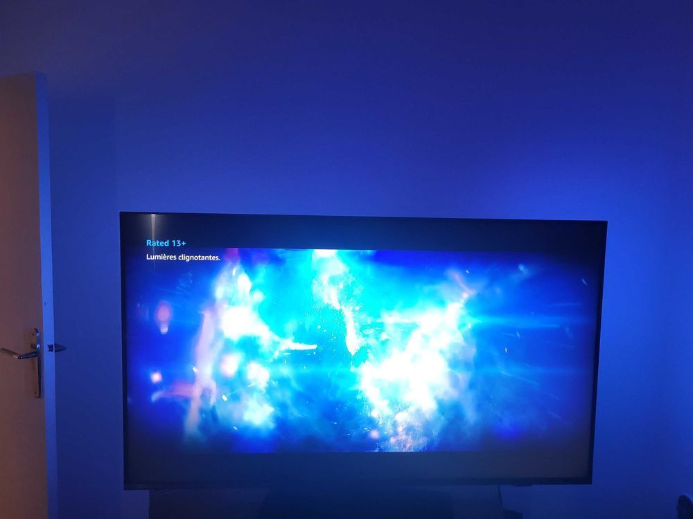 TV PHILIPS AMBILIGHT 4K LED 139CM. RE��UE LE 28/05/2025 350 Paris 20 (75)
