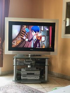 TV PHILIPS 105 cm ambilight + HOME CINEMA JVC 450 La Grande-Motte (34)