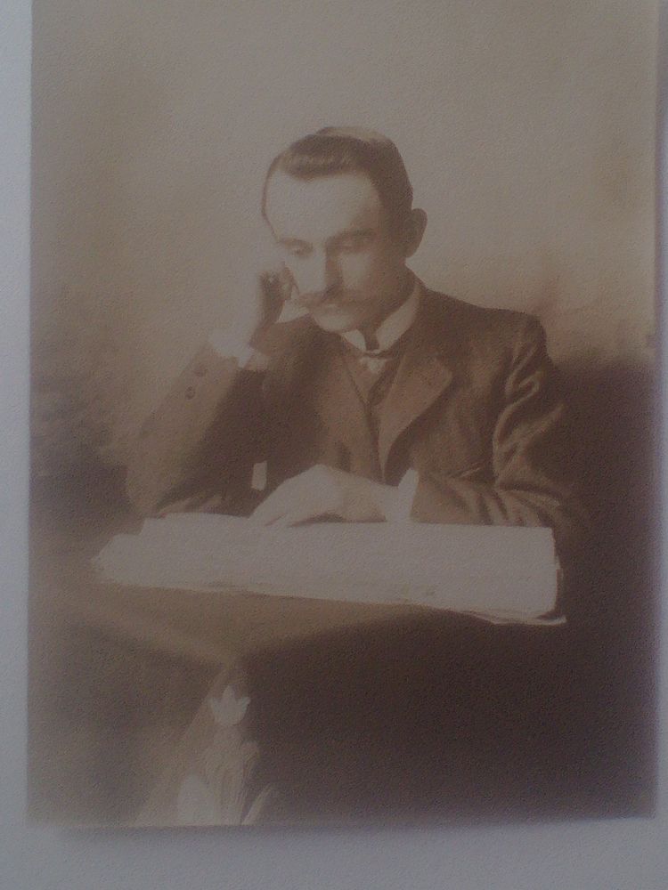 Photo ancienne Fin 19e ou d�but 20e ? Homme lisant journal ! 5 N�rac (47)