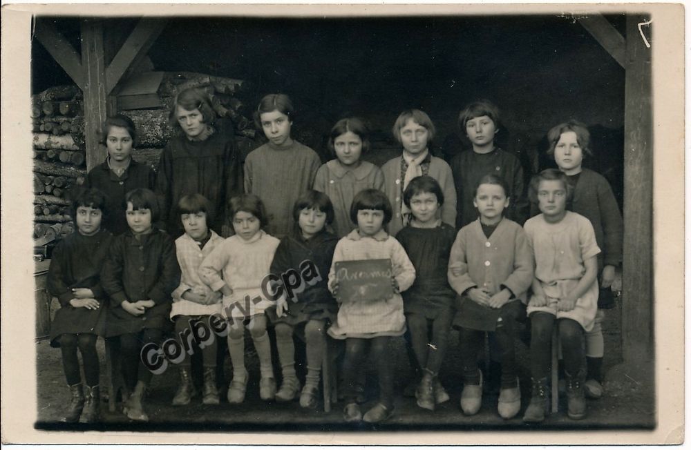 03. CPA. PHOTO. AVERMES. �cole Classe de Filles ca1920
0 Avermes (03)