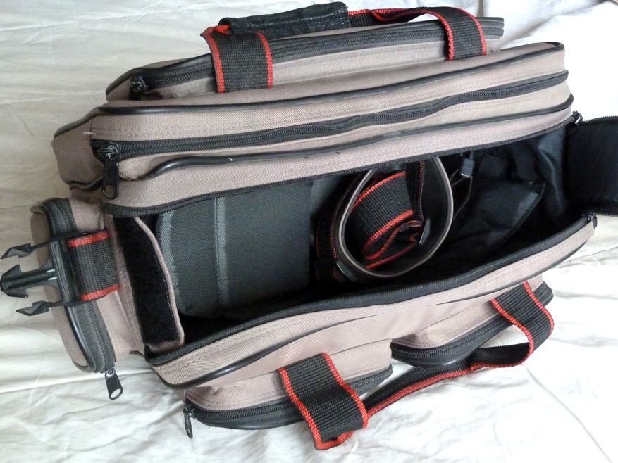 Sac Photo gris beige , multi poches. 28 Alfortville (94)