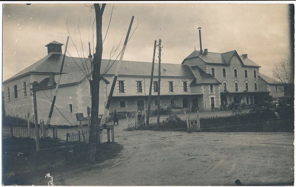 CPA PHOTO. LUCAY LE MALE. La Laiterie 30 Lu�ay-le-M�le (36)