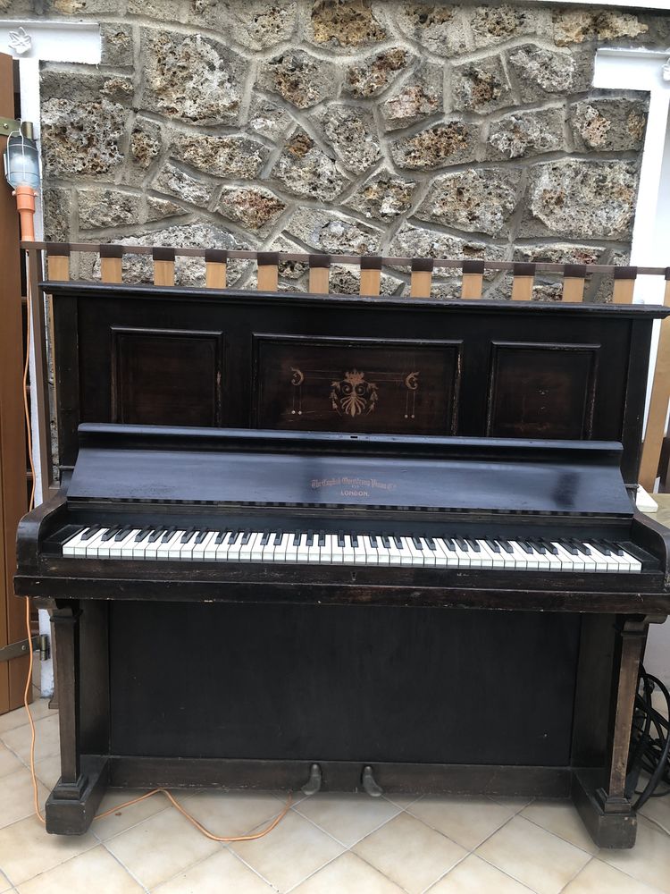 Piano ancien anglais 120 � 120 Saint-Rapha�l (83)