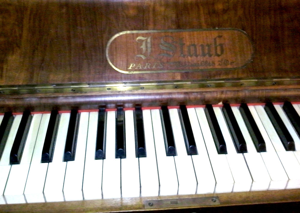 Piano ancien 300 Saint-Just-Saint-Rambert (42)