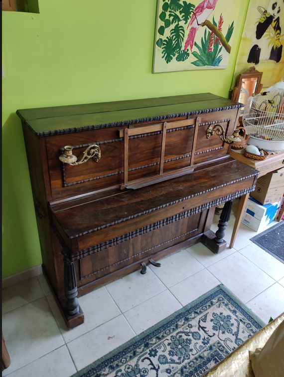 Piano ancien
0 Saint-Pierre-du-Bosgu�rard (27)