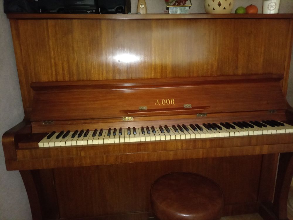 Piano ann�e 70 1200 Falck (57)