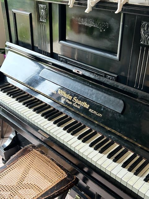 Piano - Antiquit� 900 Versonnex (01)