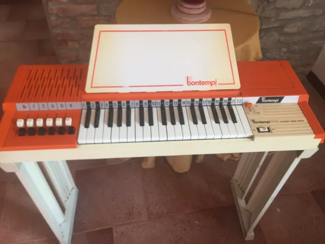 Piano avec pieds
Marque BONTEMPI b 109 �lectric chord organ 120 Mortain (50)