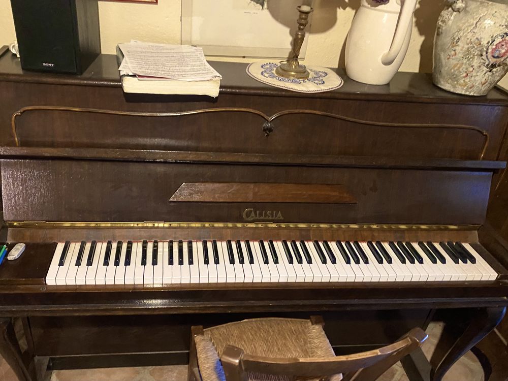 Piano CALISIA 2000 Saint-P�ray (07)