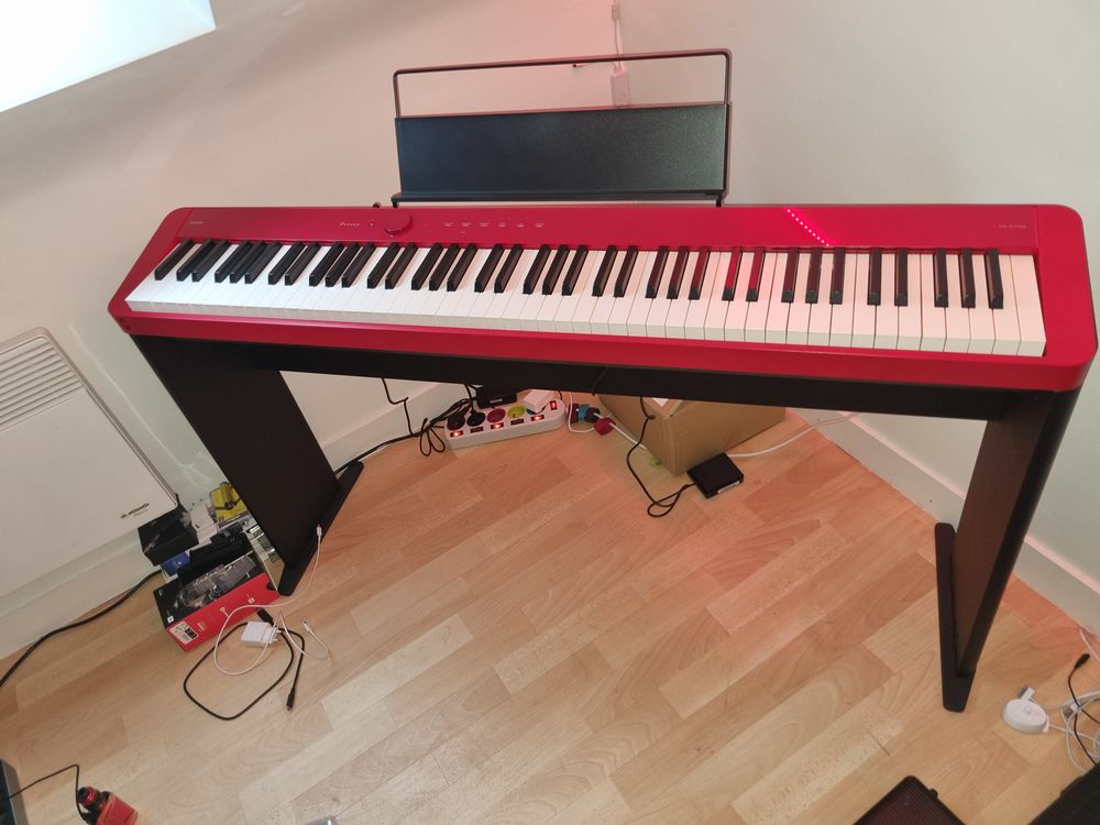 Piano CASIO Privia PX-1100 rouge + Stand Casio 460 Fouesnant (29)