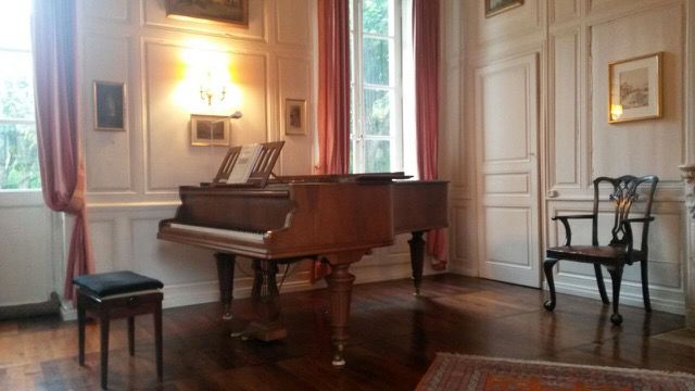 piano de concert Erard 1917 tr�s bon �tat 6000 Saumur (49)