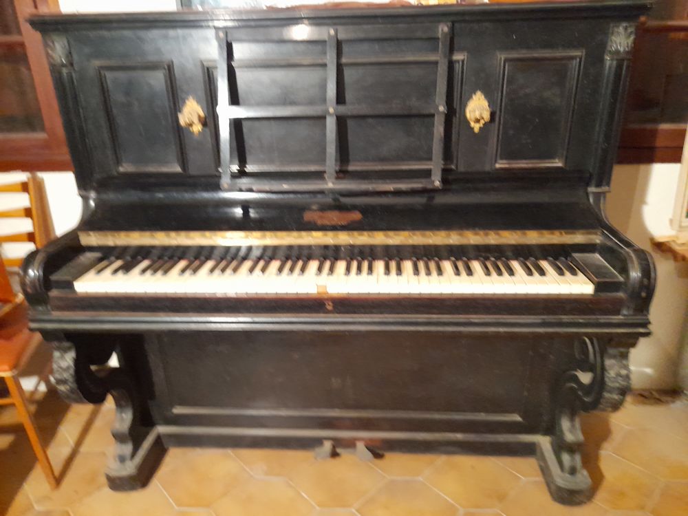 Piano droit cadre fonte BoR  PARIS 0 Limoux (11)