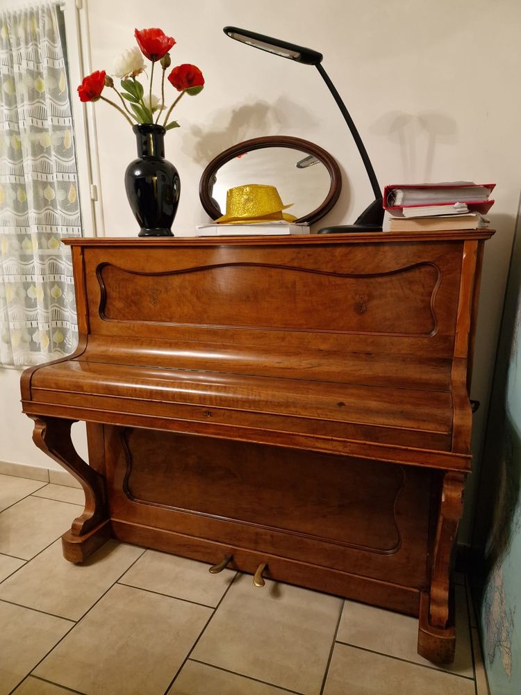 Piano droit d'�tude 600 Ermenonville (60)