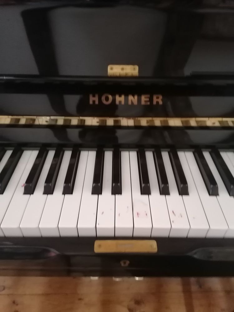piano droit Honner très bon état 350 Maurs (15)