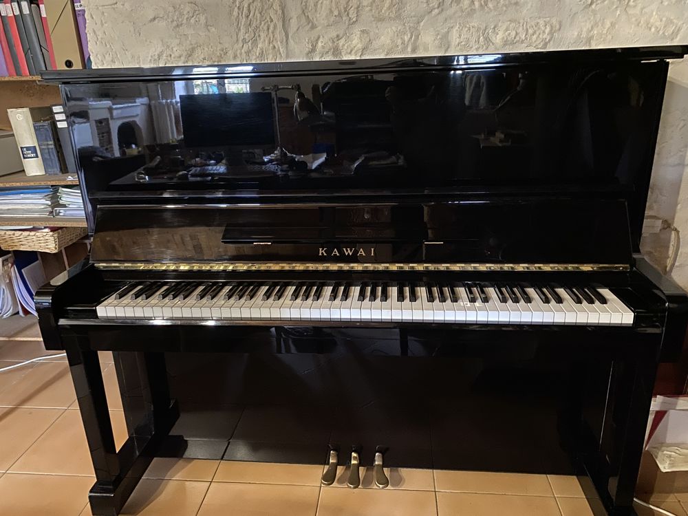 PIANO droit KAWAI BL12 1550 La Cr�che (79)