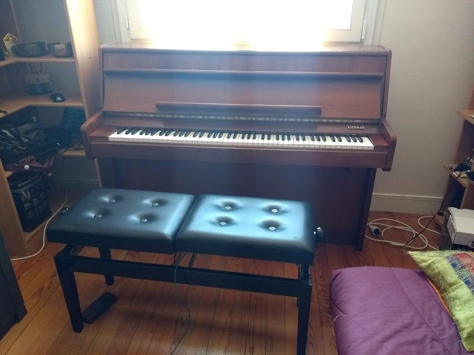 Piano droit Kimball + Assise 700 Orsay (91)