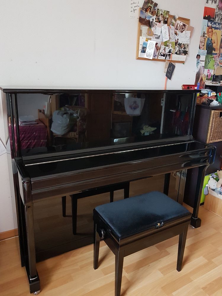 piano droit MAY laqu� noir 121 cm 2000 Guebwiller (68)