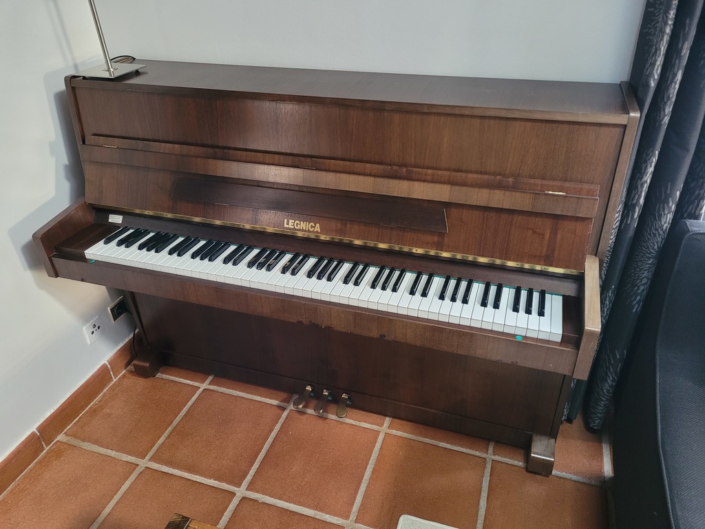 Piano droit Legnica en bois marron 120 Vernaison (69)