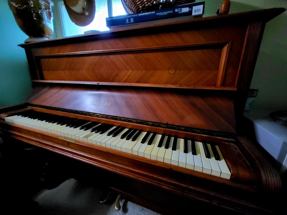 Piano droit marqu� GAVEAU 1300 D�cines-Charpieu (69)
