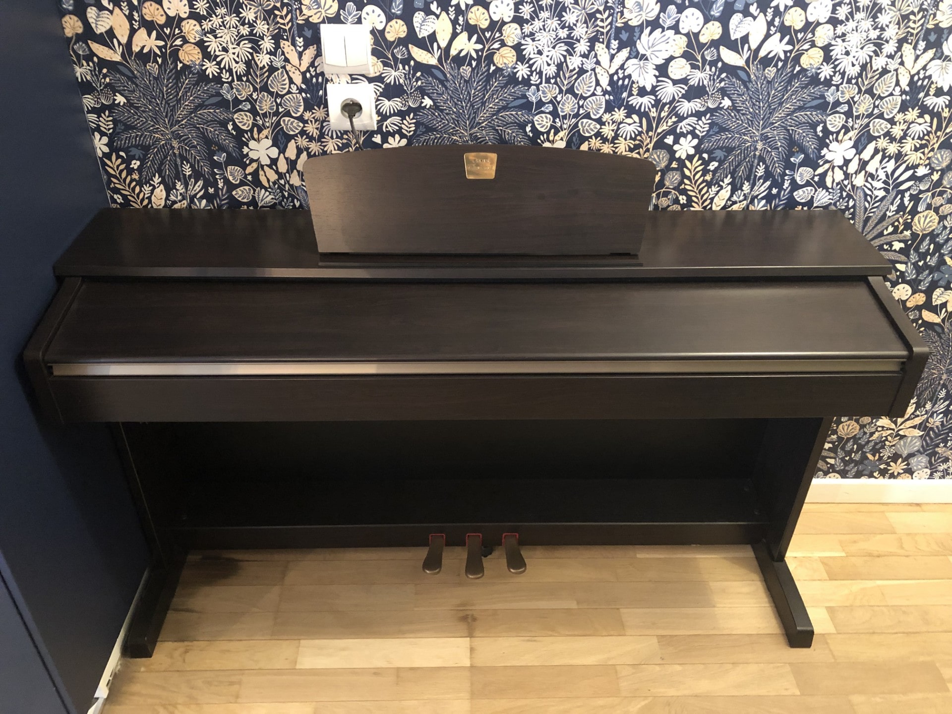Piano droit num�rique Yamaha 690 Paris 17 (75)