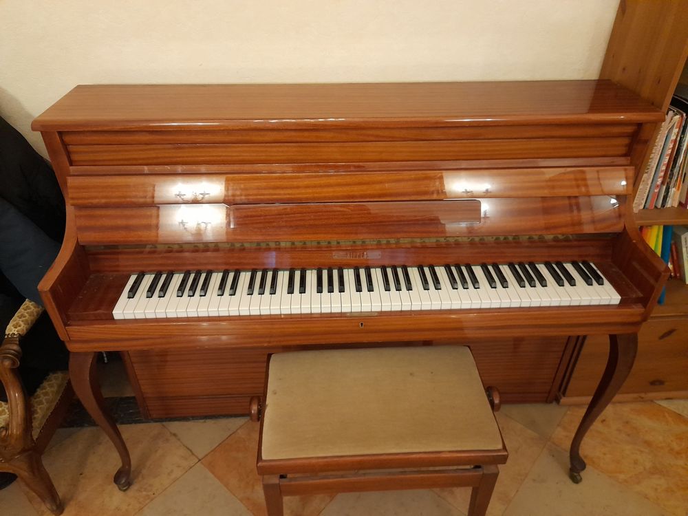 Piano droit Rippen tr�s bon �tat 400 Strasbourg (67)