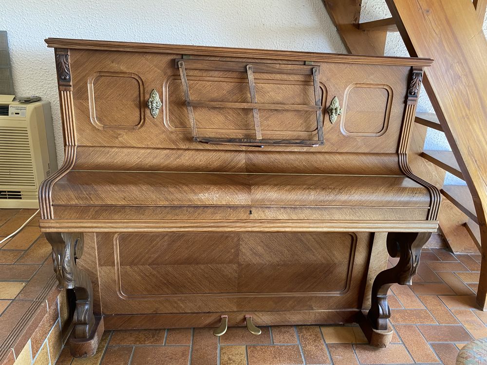 Piano droit et tabouret 150 Vigoulet-Auzil (31)