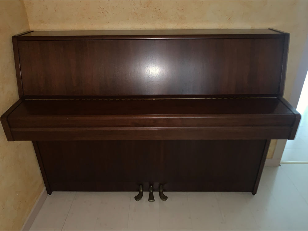 Piano droit Yamaha 2100 Saint-Martin-d'H�res (38)