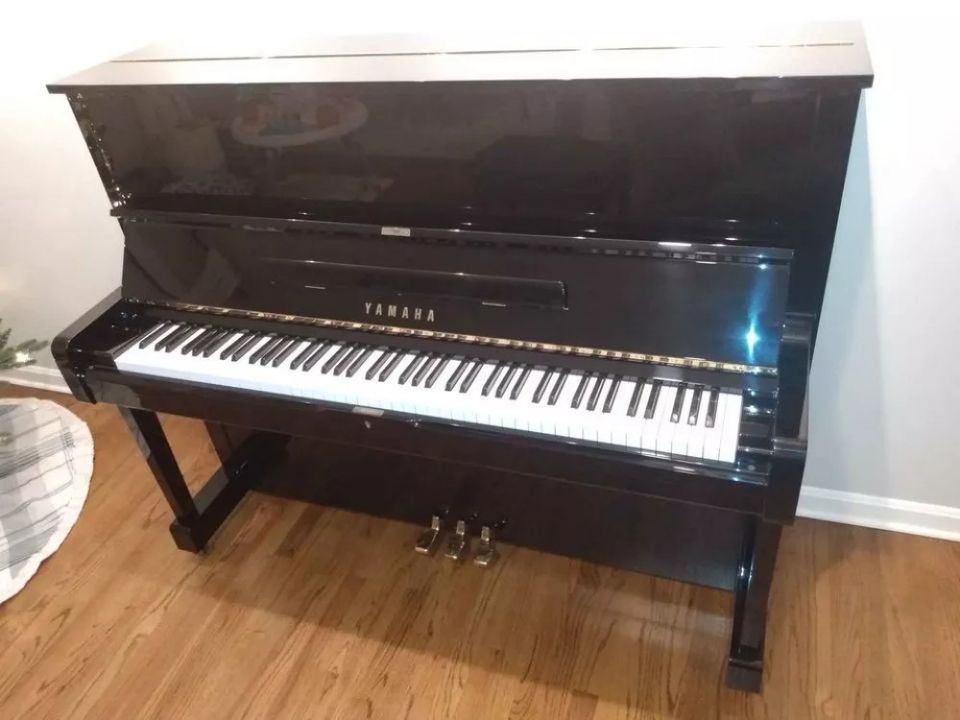 Piano droit Yamaha u1 
2400 Paris 3 (75)