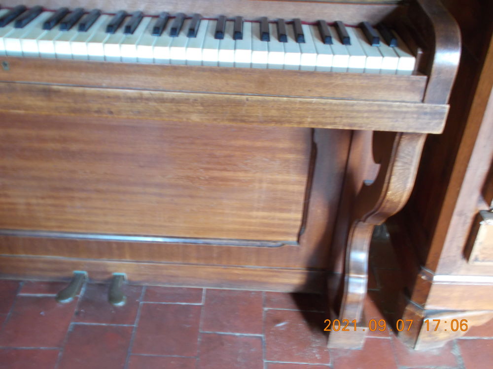 Piano droit 0 Avesnes-le-Comte (62)